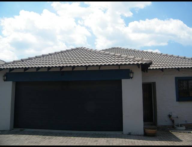 3 BEDROOM TOWNHOUSE FOR SALE IN HEATHERVIEW